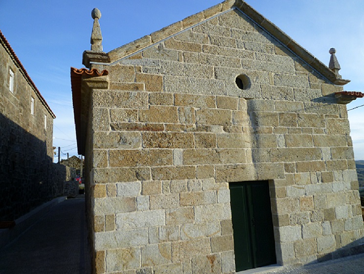 Igreja Matriz de Travassos do Rio