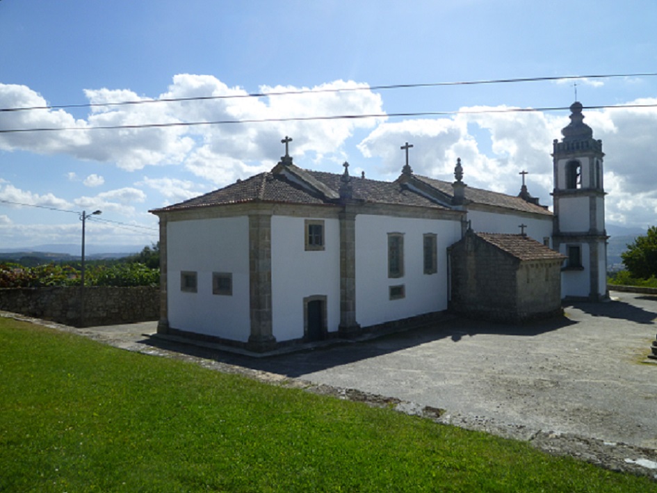 Igreja Matriz de Mouçós