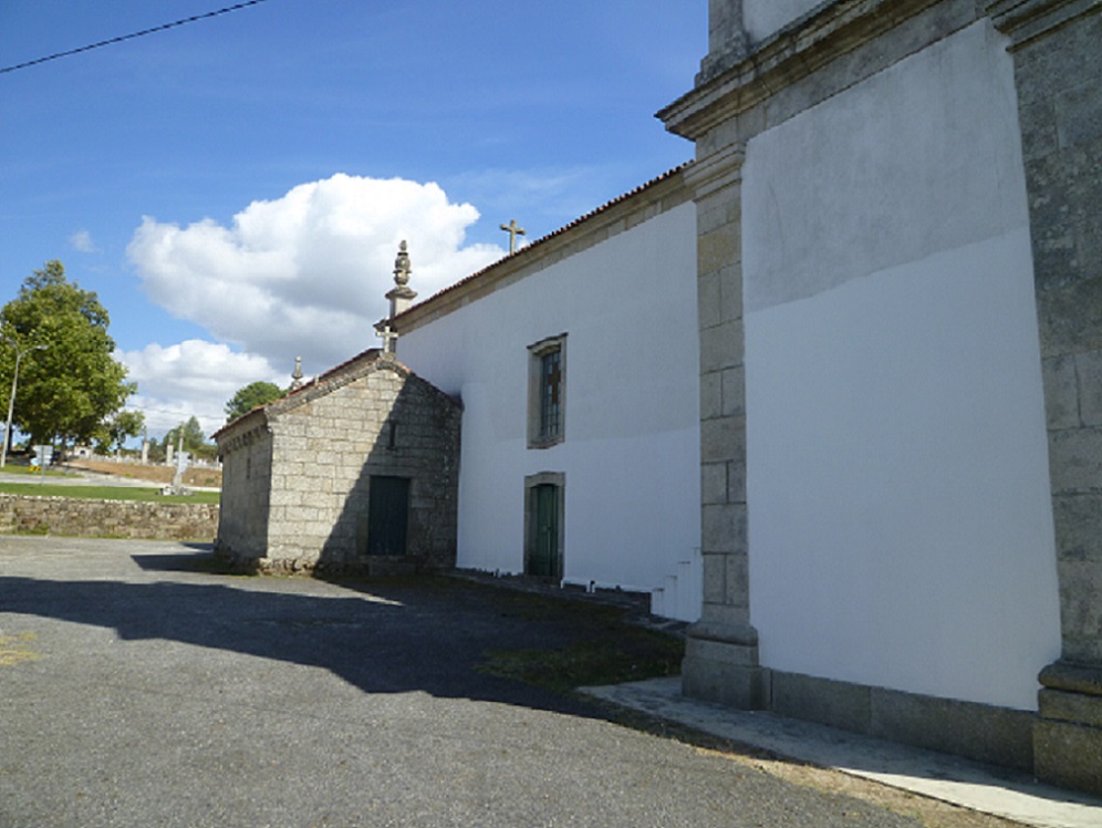 Igreja Matriz de Mouçós