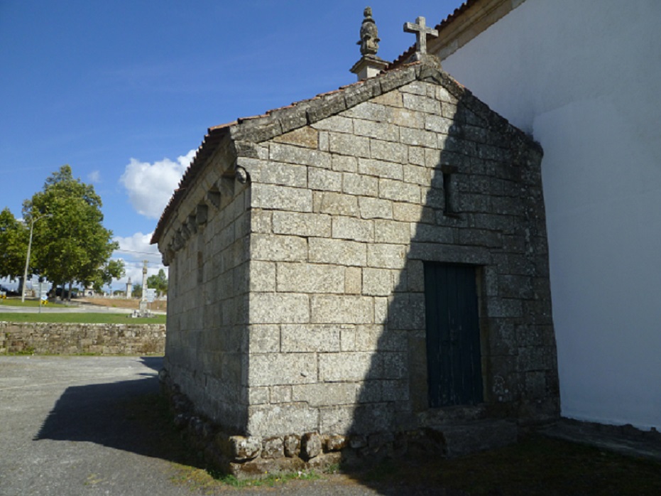 Igreja Matriz de Mouçós