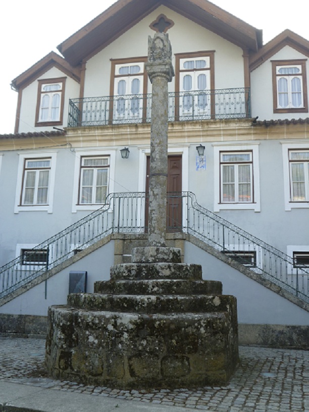 Pelourinho de São Martinho de Mouros