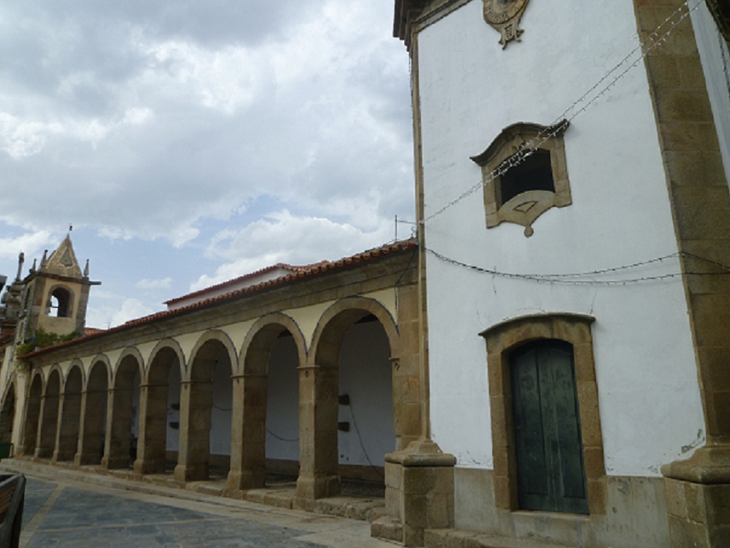 Galeria de nove arcos e Torre do Relógio