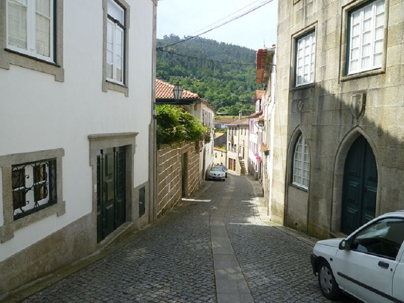 Rua histórica da Vila
