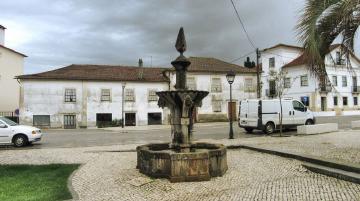 Chafariz da Praça Santa Eulália - Visitar Portugal