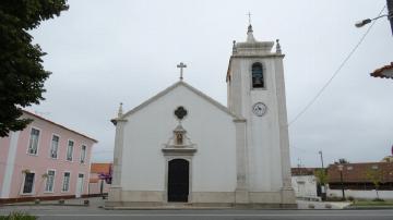 Igreja Paroquial de Avelãs de Caminho - Visitar Portugal