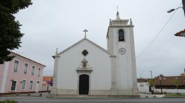 Igreja Paroquial de Avelãs de Caminho