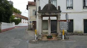 Cruzeiro na Rua Visconde Seabra - Visitar Portugal