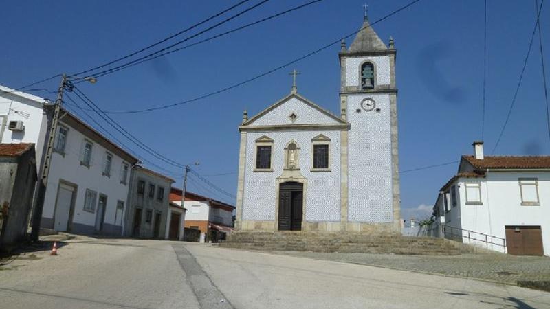 Igreja Matriz de Santiago de Riba-Ul