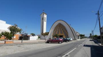 Igreja Paroquial Nova de São Lourenço - Visitar Portugal