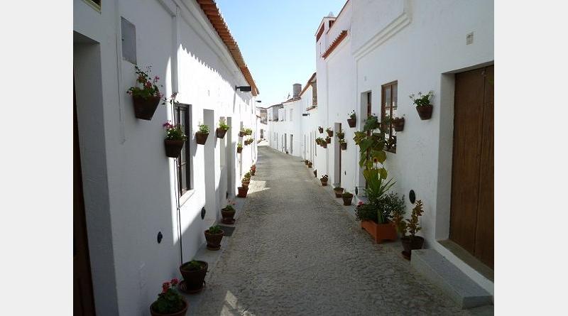 Uma rua da Mouraria