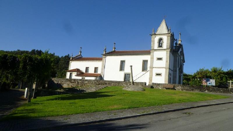 Igreja de Santa Maria de Moure