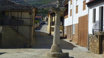 Pelourinho de Lamas de Orelhão - Visitar Portugal