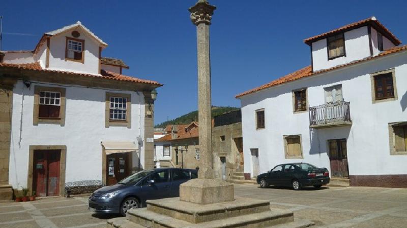 Pelourinho de Vila Flor