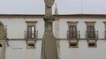 Monumento aos Combatentes - Visitar Portugal