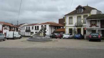 Largo Central - Visitar Portugal