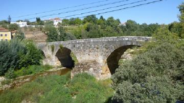 Ponte Medieval de Serpins - Visitar Portugal