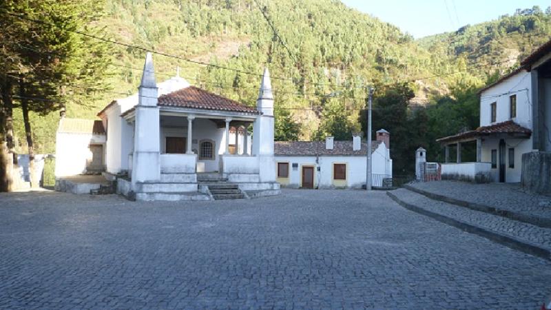 Santuário de Nossa Senhora da Piedade de Tábuas