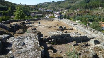 Castelo de Avô - Visitar Portugal