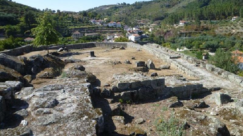 Castelo de Avô