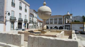 Chafariz das Portas de Moura - Visitar Portugal