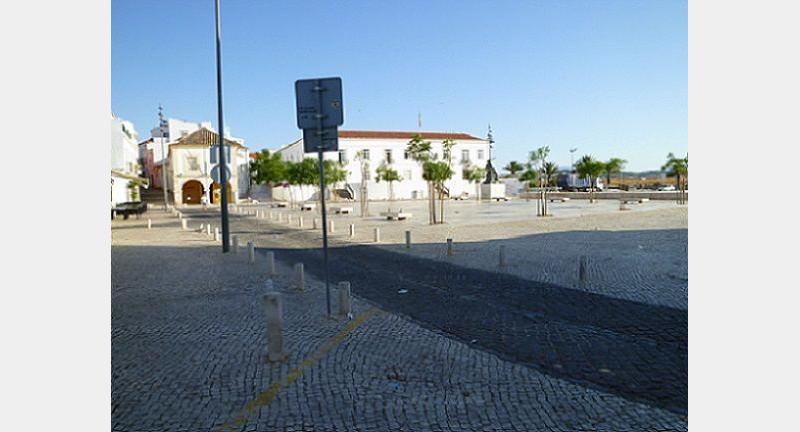 Praça Infante D. Henrique