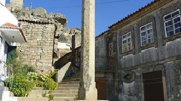 Pelourinho de Mêda - Visitar Portugal