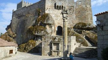 Pelourinho e Castelo de Sortelha - 