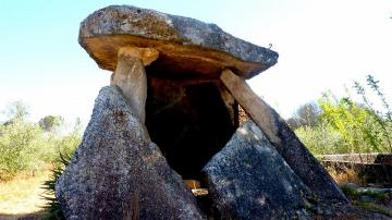 Anta de Carvalhal da Loiça - Visitar Portugal