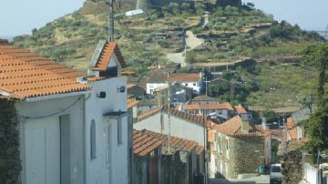 Castelo de Castelo Melhor - Visitar Portugal