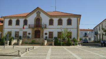 Câmara Municipal de Vila Nova de Foz Côa - Visitar Portugal
