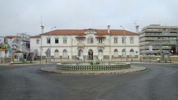 Estação dos Caminhos de Ferro das Caldas da Raínha - Visitar Portugal