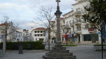 Cruzeiro ou Pelourinho de Porto de Mós - Visitar Portugal