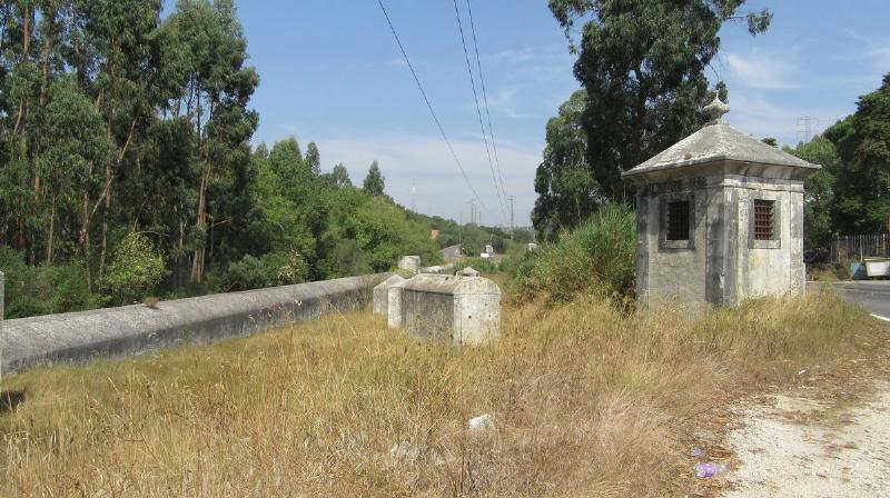 Aqueduto na Mina de Água