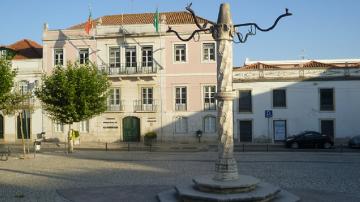 Pelourinho de Azambuja - Visitar Portugal