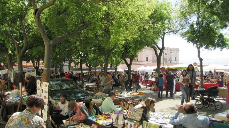 Campo de Santa Clara - Feira da Ladra