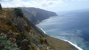 Paisagem de serra e mar - Ponta do Pargo - Visitar Portugal