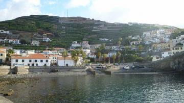 Vista Geral do Porto de Câmara de Lobos - Visitar Portugal