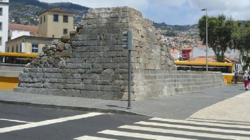 Muralha da Fortaleza de São Filipe