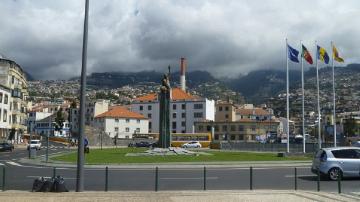 Vista Geral III - Praça da Autonomia - Visitar Portugal