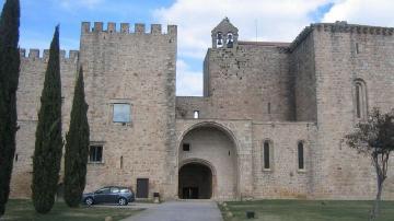 Mosteiro de Santa Maria de Flor da Rosa - Visitar Portugal