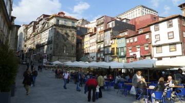 Praça da Ribeira - Visitar Portugal