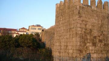 Muralhas Fernandinas - Visitar Portugal