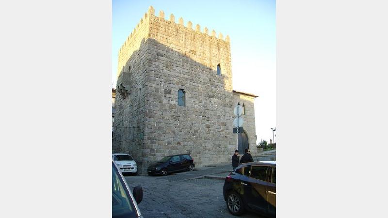 Torre Medieval de Pitões