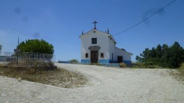 Capela de Nossa Senhora dos Chãos - Visitar Portugal