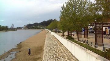 Jardim à Beira-rio - Visitar Portugal