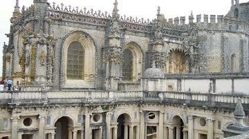 Claustro e Janela - Visitar Portugal