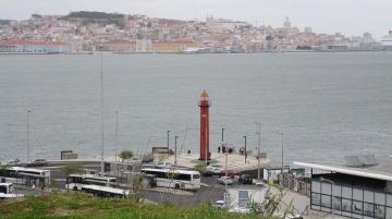 Farol de Cacilhas - Visitar Portugal