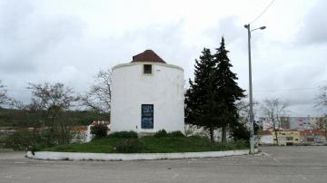 Moinho em Cacilhas - Visitar Portugal