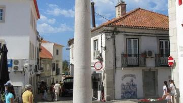 Pelourinho de Sesimbra - Visitar Portugal