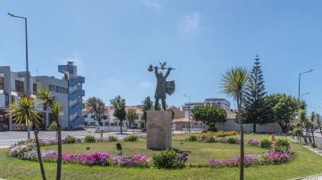 Monumento em Memória aos Bombeiros - Visitar Portugal